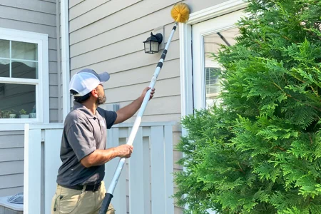 cleaning exterior of home